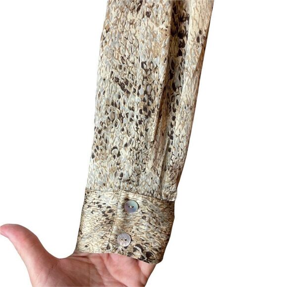 Classiques Entier 100% Silk Animal Print Blouse Size Medium - Picture 2 of 10